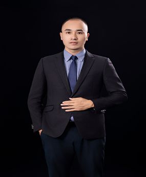 何腾 律师